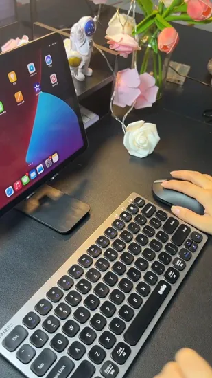 Black Wireless Mouse in Bamboo and Recycled ABS